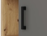 Design Plus Studio Kuchni & Salon Meblowy | FINI 06 korpus dąb artisan/front biały/wstawka antracyt - komoda | 
