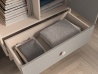 Design Plus Studio Kuchni & Salon Meblowy | Mevel 04 Piasek pustyni/szary pallad - komoda 1D1S | 